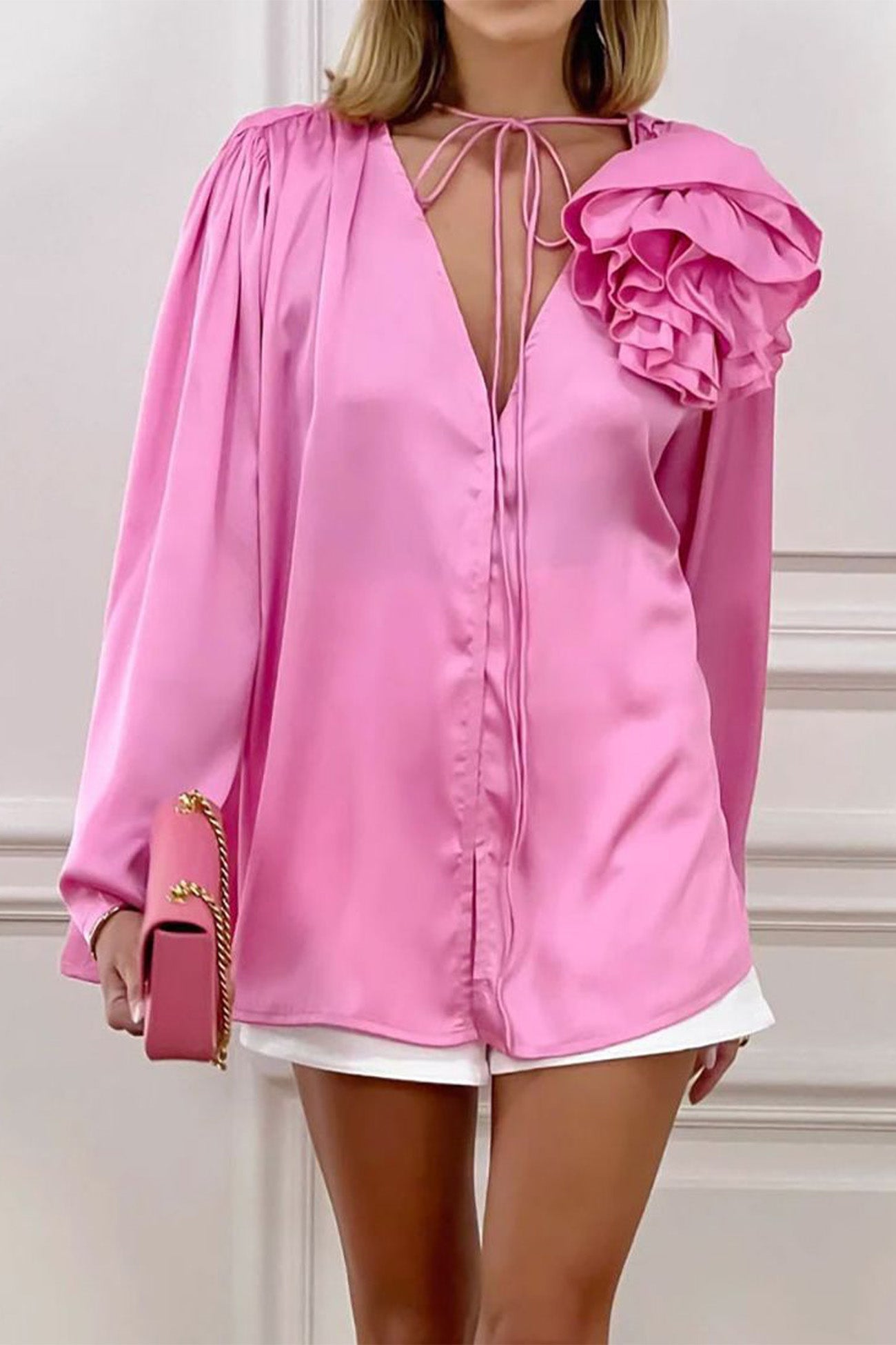 Blusa de encaje rosa con flores y cuello en V - Vestiria