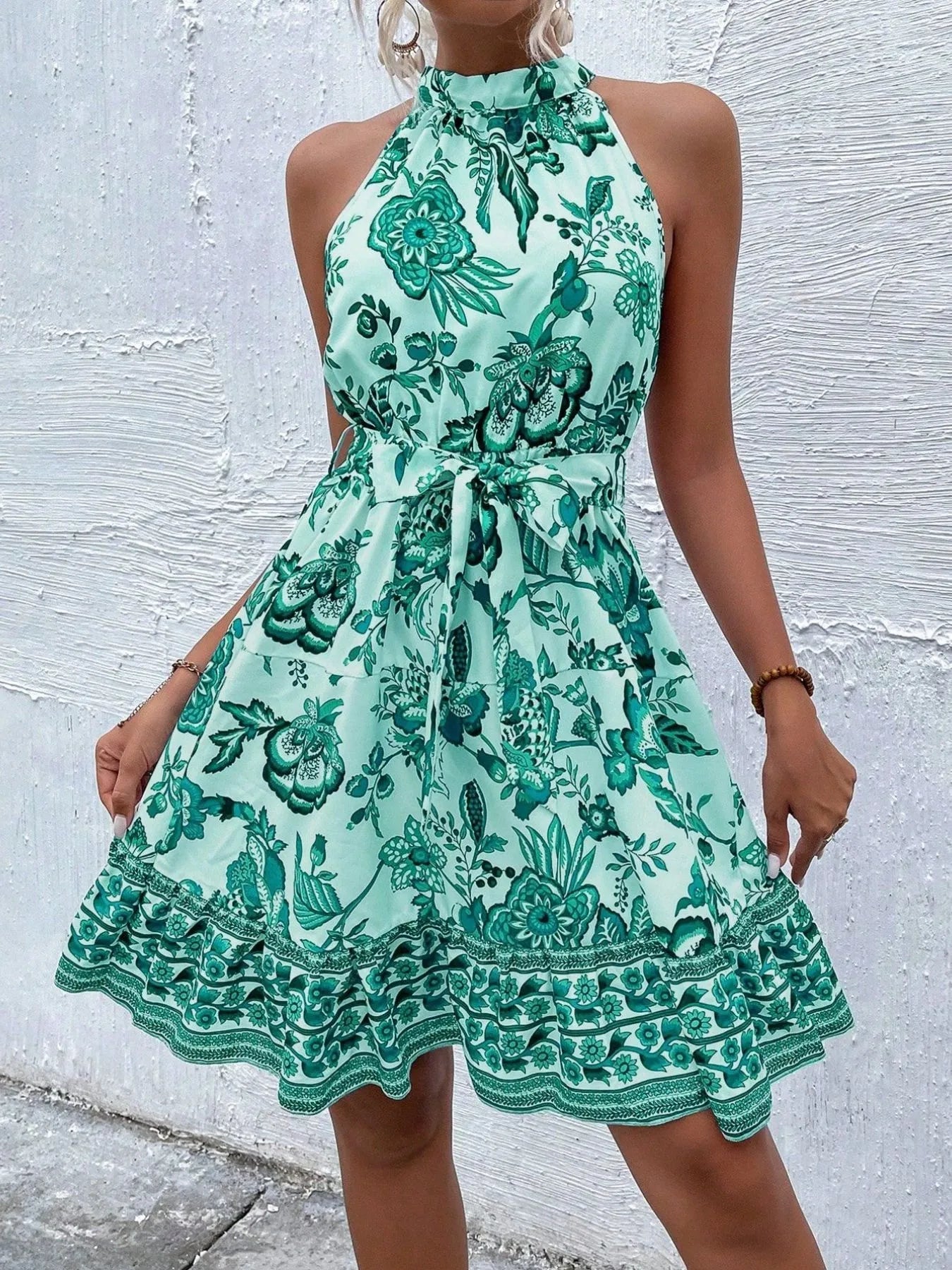 Vestido Florado Sin Mangas con Cinturón - Vestiria