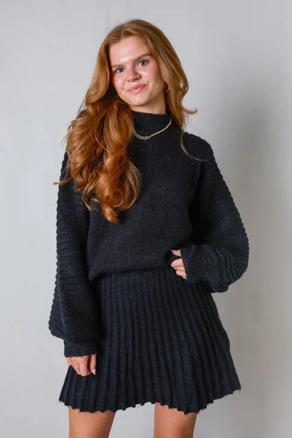 Conjunto Mujer Suéter Plisado y Falda Cómoda