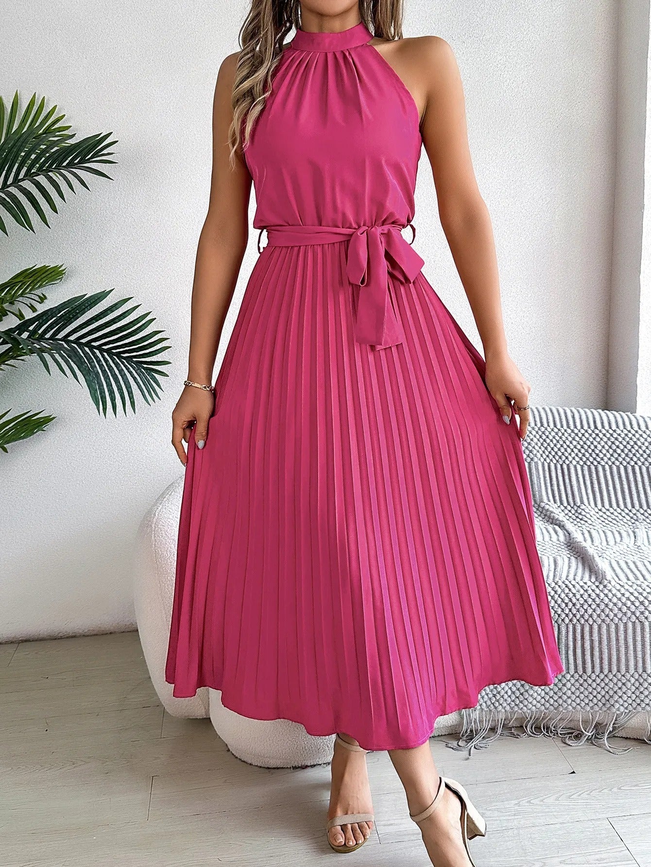 Vestido Midi Sin Mangas Plisado Elegante