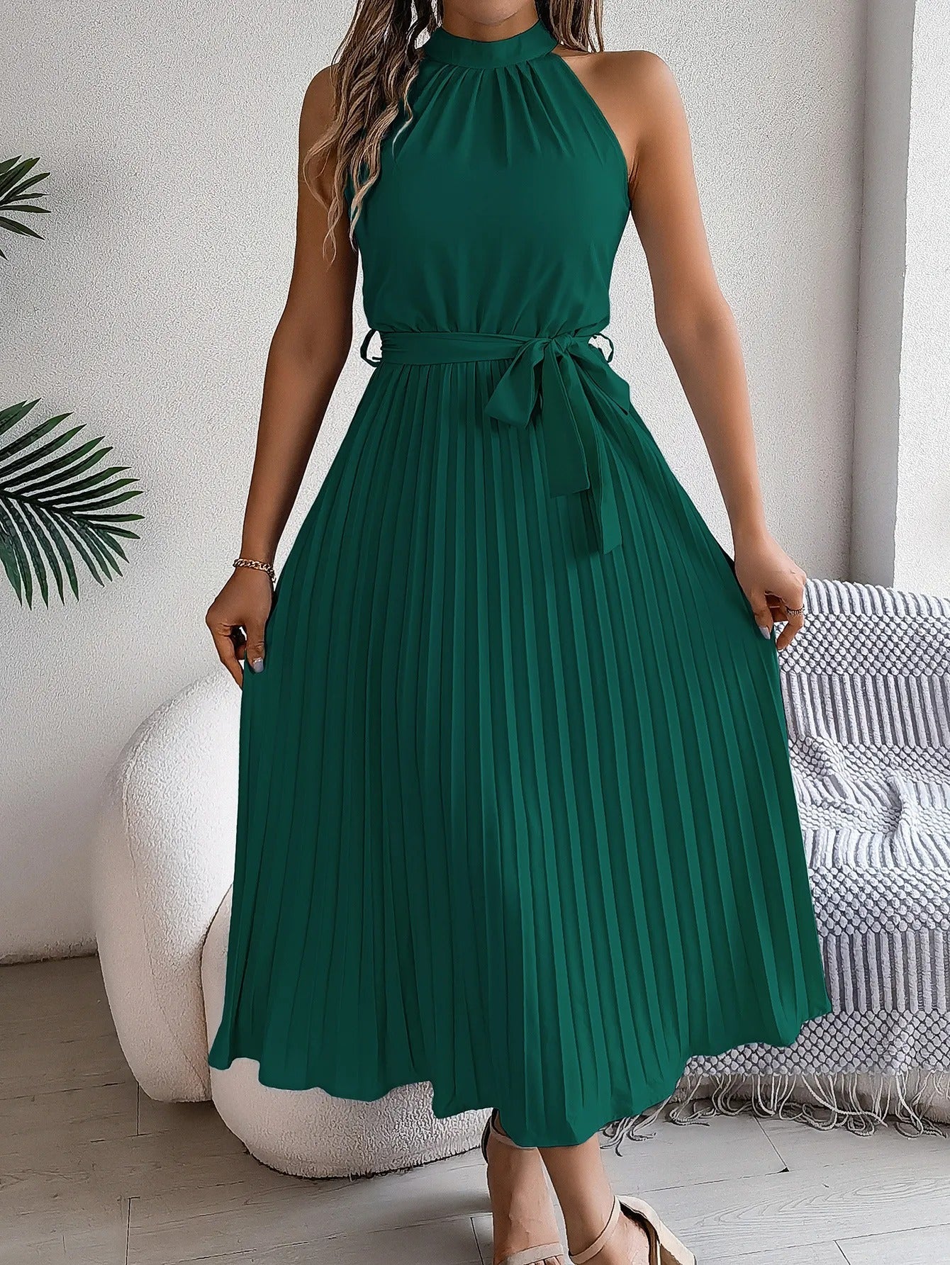 Vestido Midi Sin Mangas Plisado Elegante