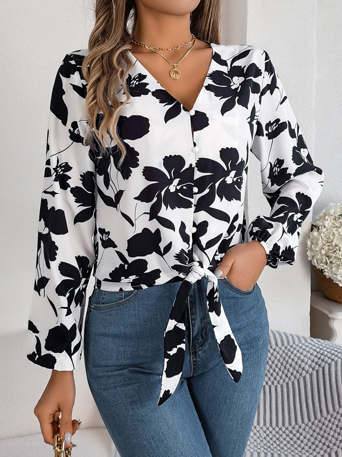Blusa Floral Elegante Cuello Pico Manga Larga - Vestiria