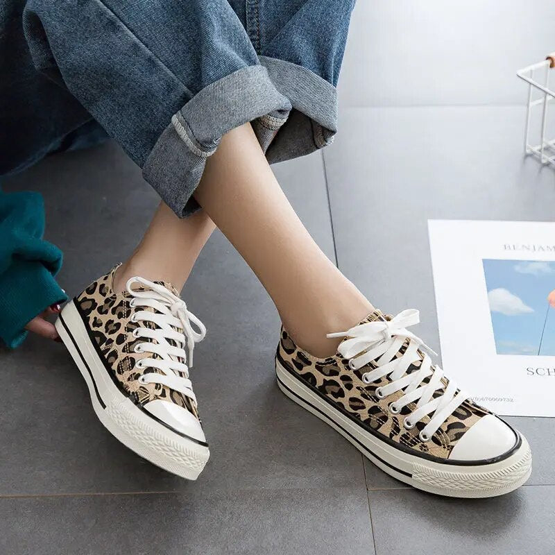 Zapatillas Mujer Piel Leopardo con Plataforma Alta - Vestiria