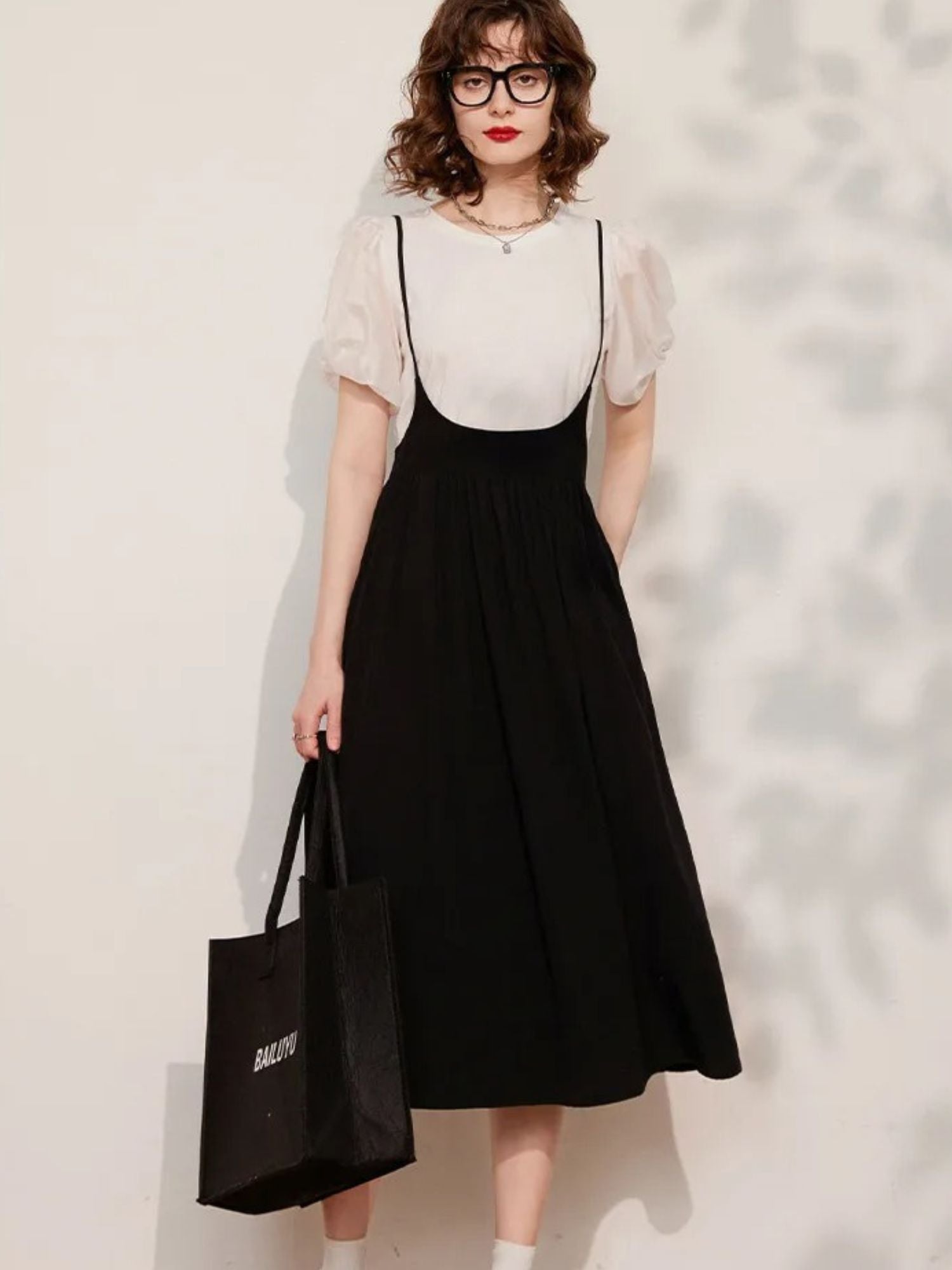 Vestido Camisero con Falda Midi Elegante - Vestiria