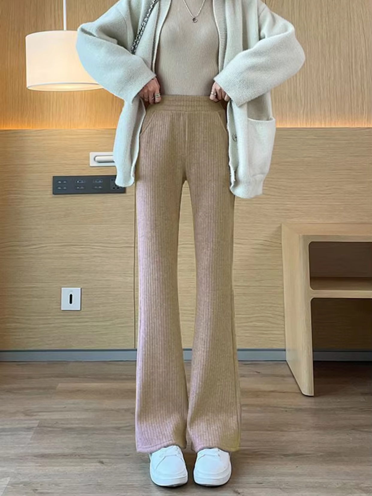 Pantalón Ancho de Piel Suave Cálido