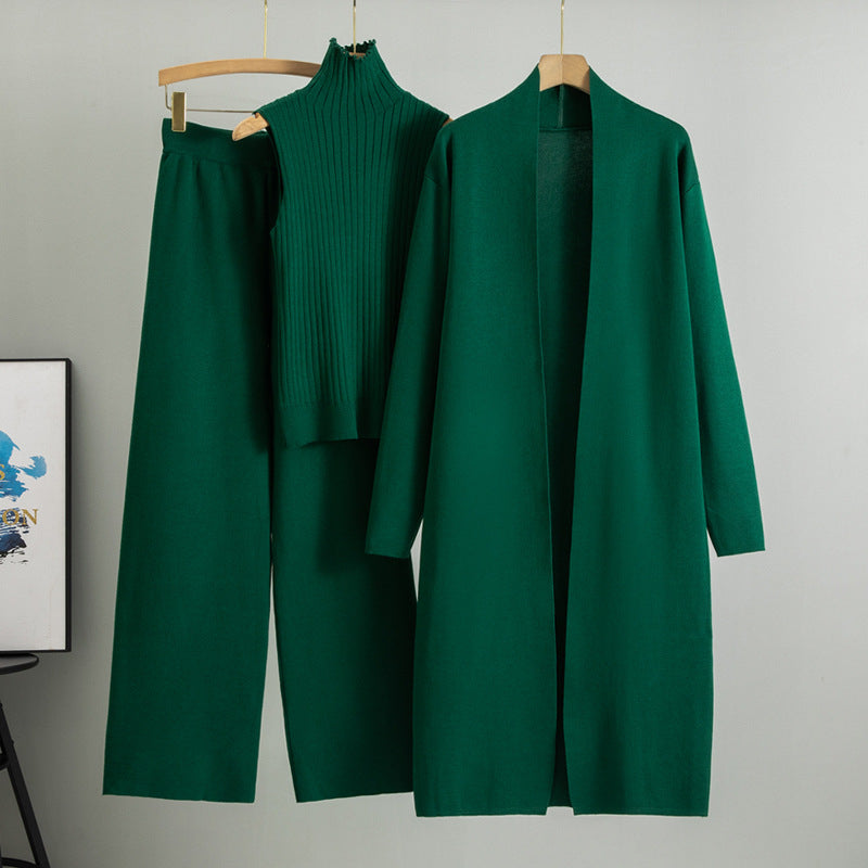 Traje de punto abrigo, pantalón y gorro