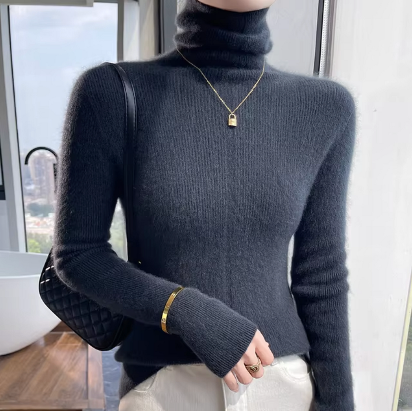 Chaquetón de lana suave cuello alto