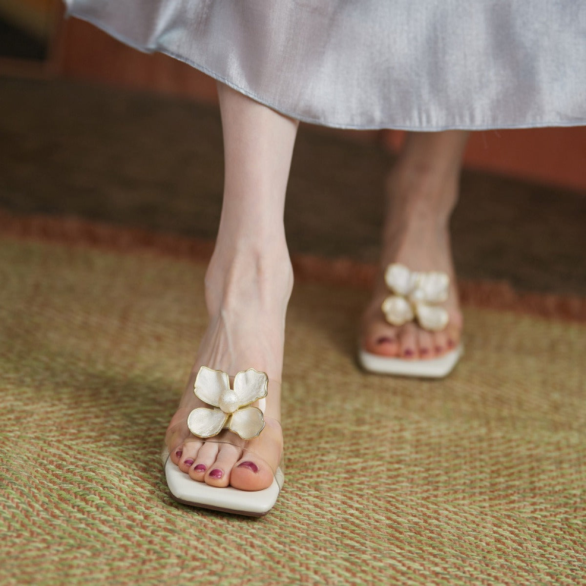 Sandalias Mujer Florales de Moda con Perlas Doradas