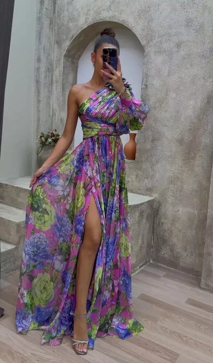 Vestido Largo Floral con Escote Asimétrico - Vestiria