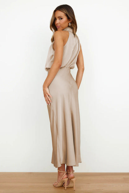 Vestido de fiesta largo elegante con escote en V - Vestiria