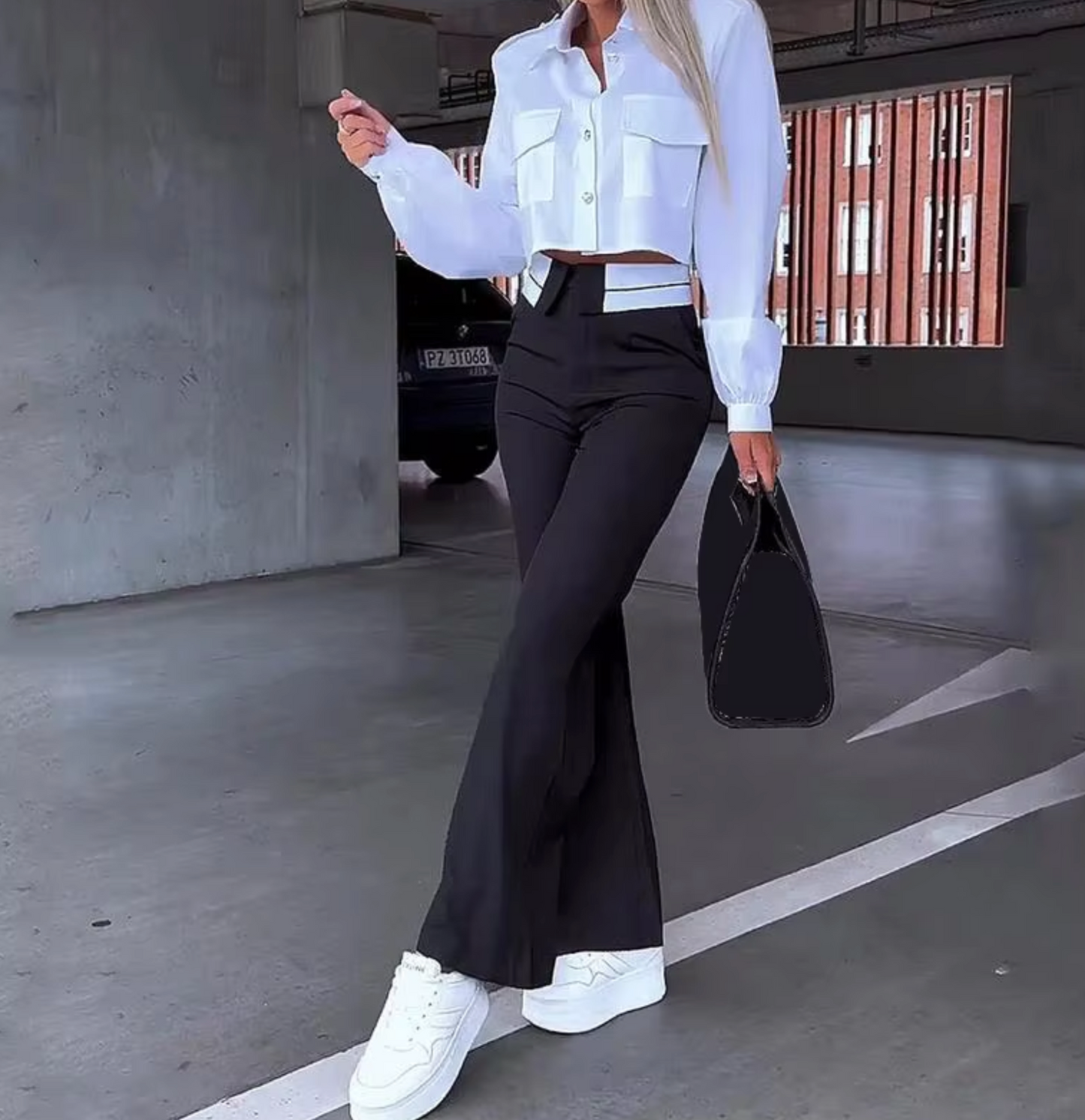 Chaquetilla Corta y Pantalón Mujer Elegante