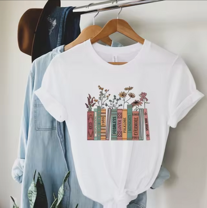 Camiseta Estampada Libros y Flores Fem