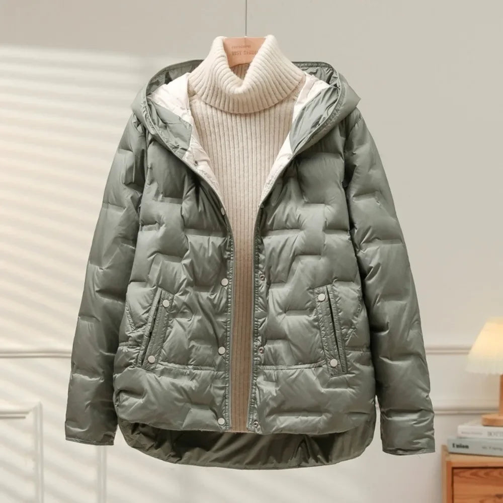 Chaquetón invernal acogedor para mujer con capucha