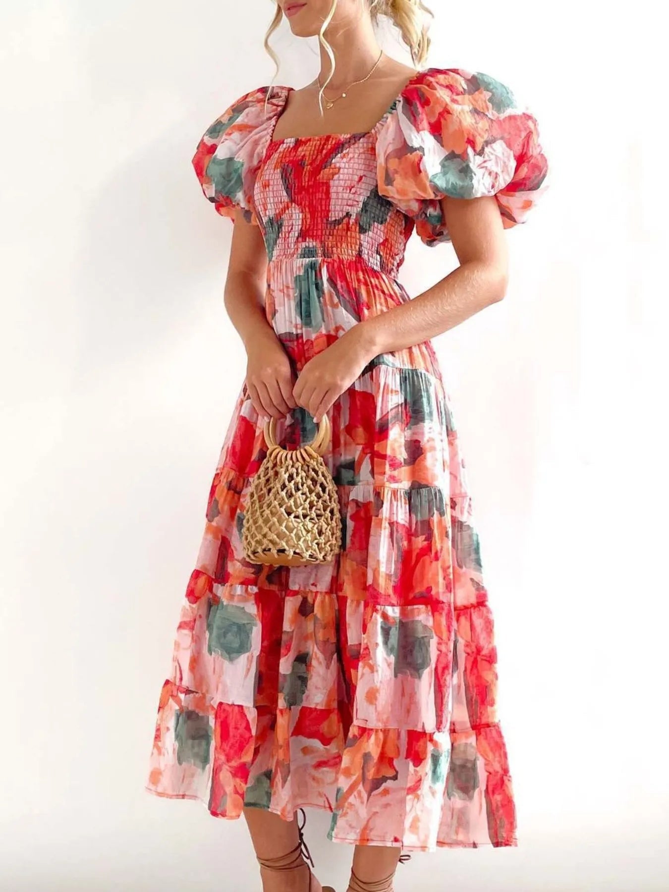Vestido Floral con Mangas Rizadas y Falda Larga