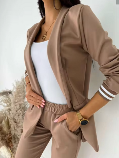 Traje Chaqueta y Pantalón Mujer Elegantemente