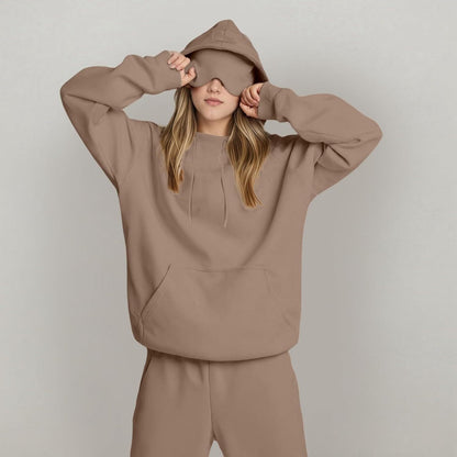 Pantalones y sudadera cómodos para chica