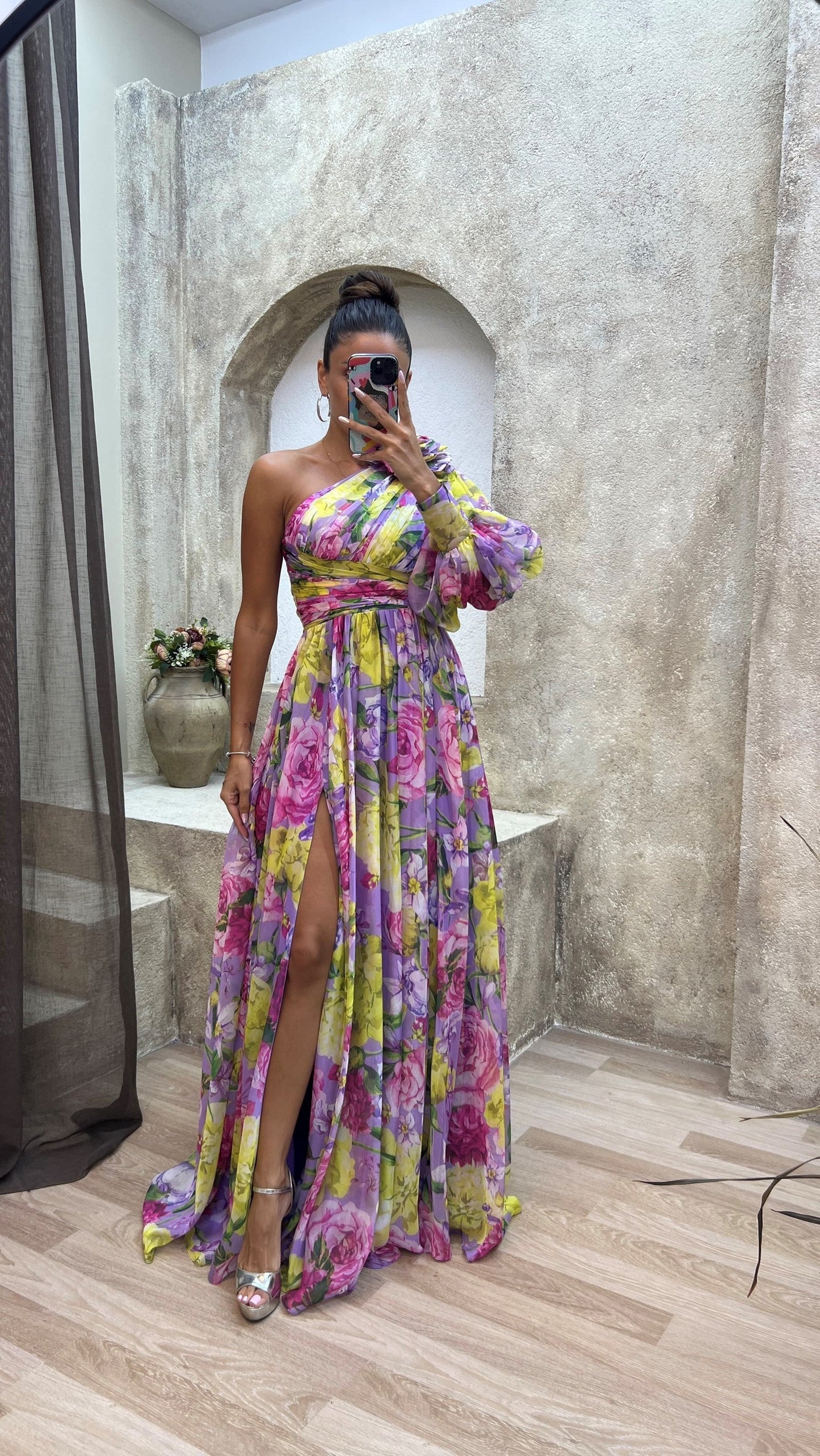 Vestido Largo Floral con Escote Asimétrico