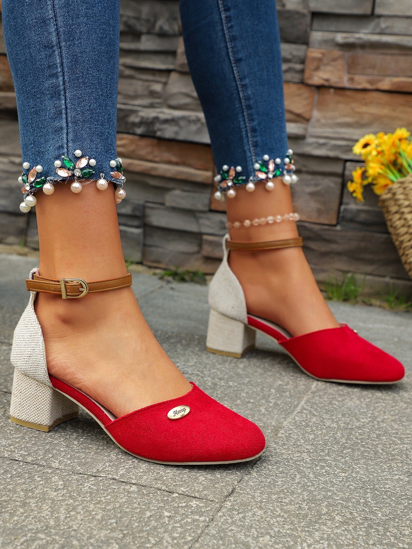 Zapatos de mujer de tacón alto en piel elegante