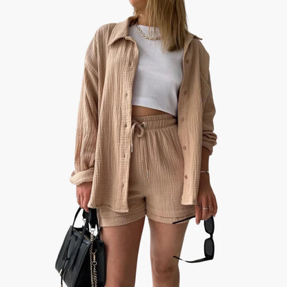 Traje de verano blusa y shorts ajustados
