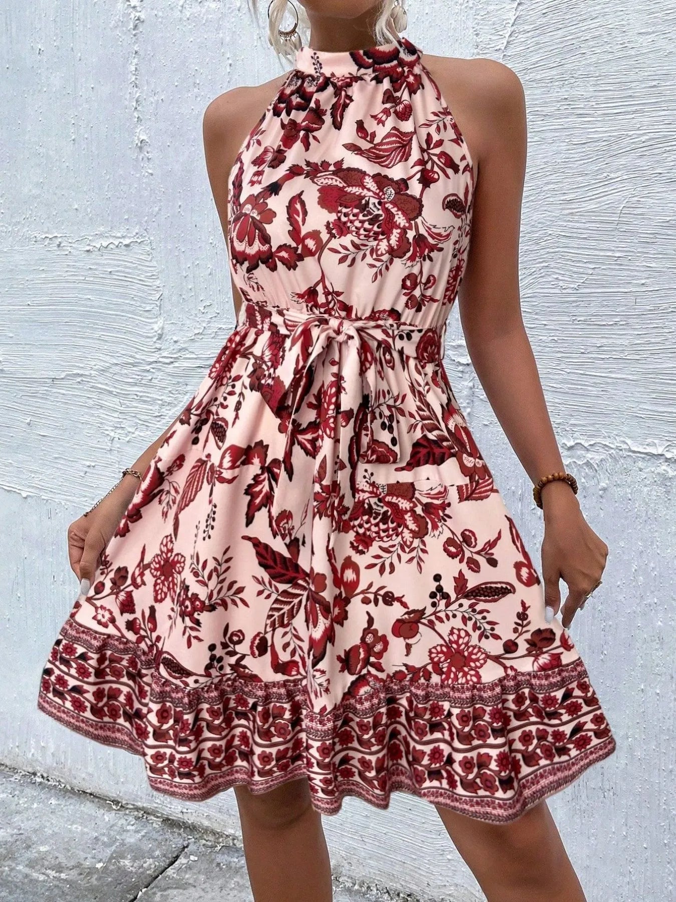 Vestido Florado Sin Mangas con Cinturón