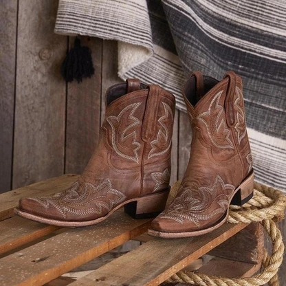 Botas vaqueras de piel auténtica decoradas