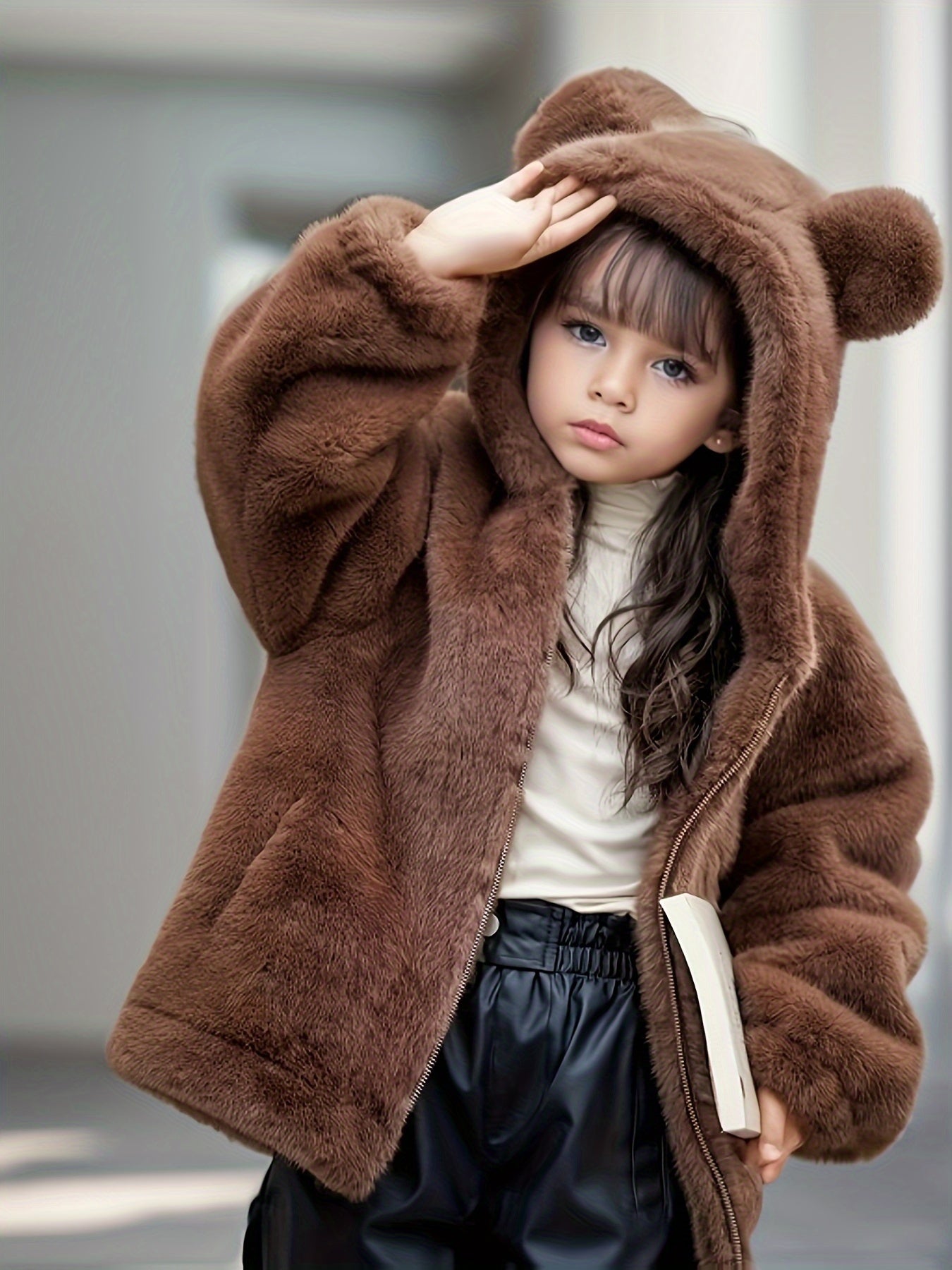 Chaqueta Niña con Capucha y Pelusa Suave - Vestiria