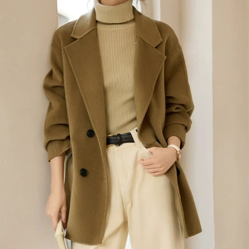 Chaquetón Invernal con Gorro Acogedor - Vestiria