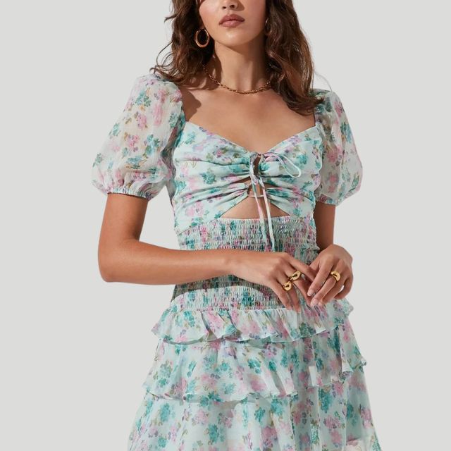 Vestido Floral Corto con Volantes - Vestiria