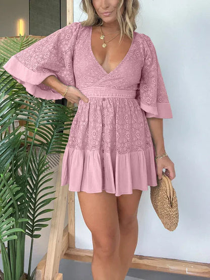 Vestido de Encaje Corto con Escote en V Elegante - Vestiria