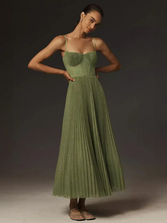 Vestido Plisado Elegante con Tirantes Delicados - Vestiria