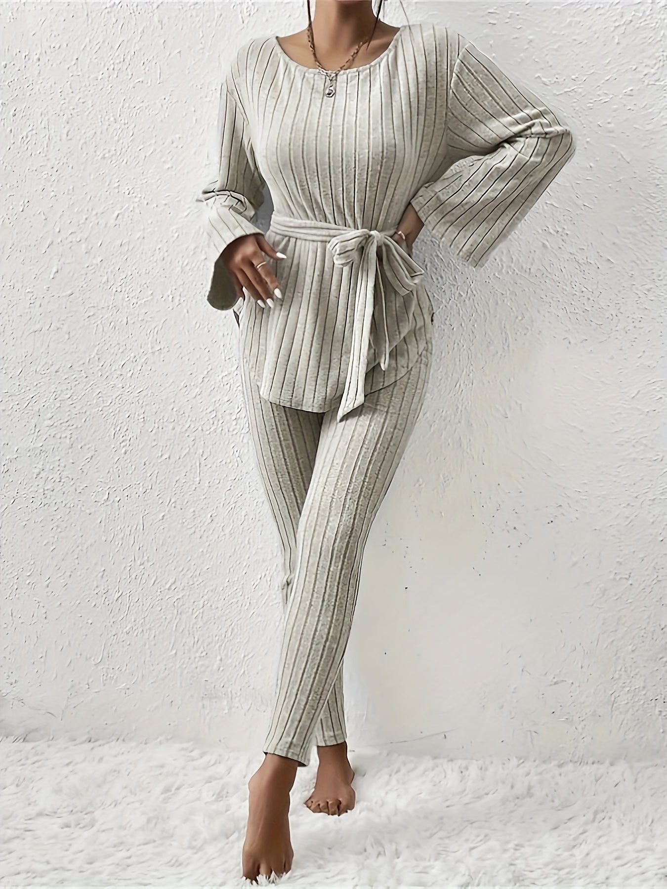Traje de mujer elegante de canalé