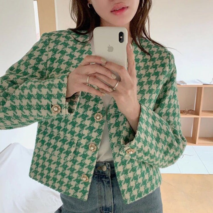 Abrigo Mujer Corto Chic con Cuello en V y Botones de Perla - Vestiria