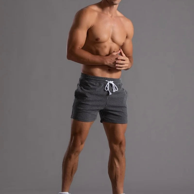 Pantalón corto a rayas deportivo