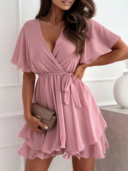 Vestido Corto Volante con Detalle Floral - Vestiria