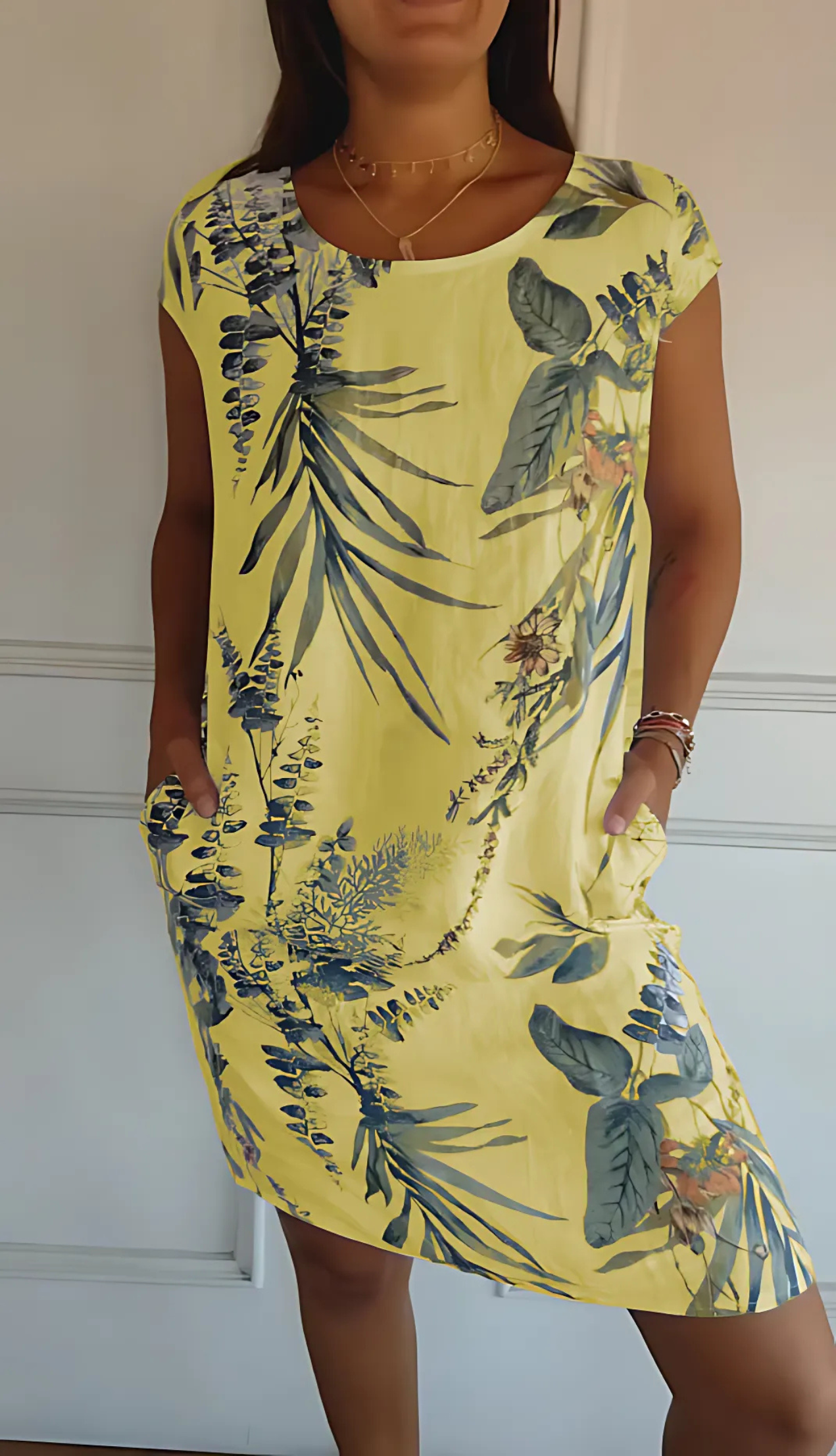 Vestido informal corte recto escote redondo