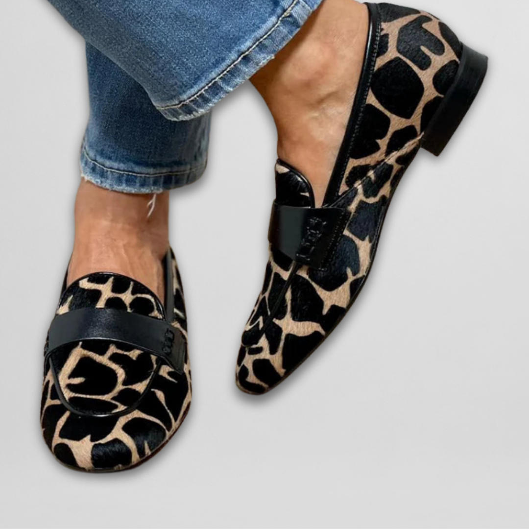 Zapatos mujer con estampado y cinturón decorativo - Vestiria