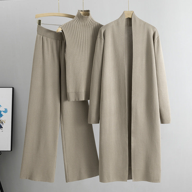 Traje de punto abrigo, pantalón y gorro - Vestiria