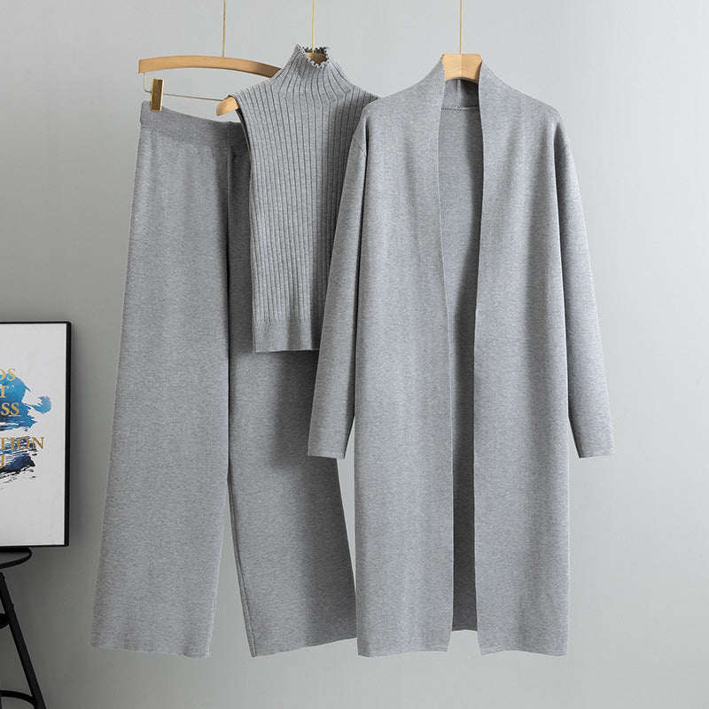 Traje de punto abrigo, pantalón y gorro