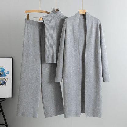 Traje de punto abrigo, pantalón y gorro