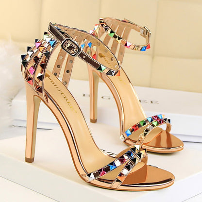 Sandalias Tacón Mujer Románticas con Detalles Metálicos - Vestiria
