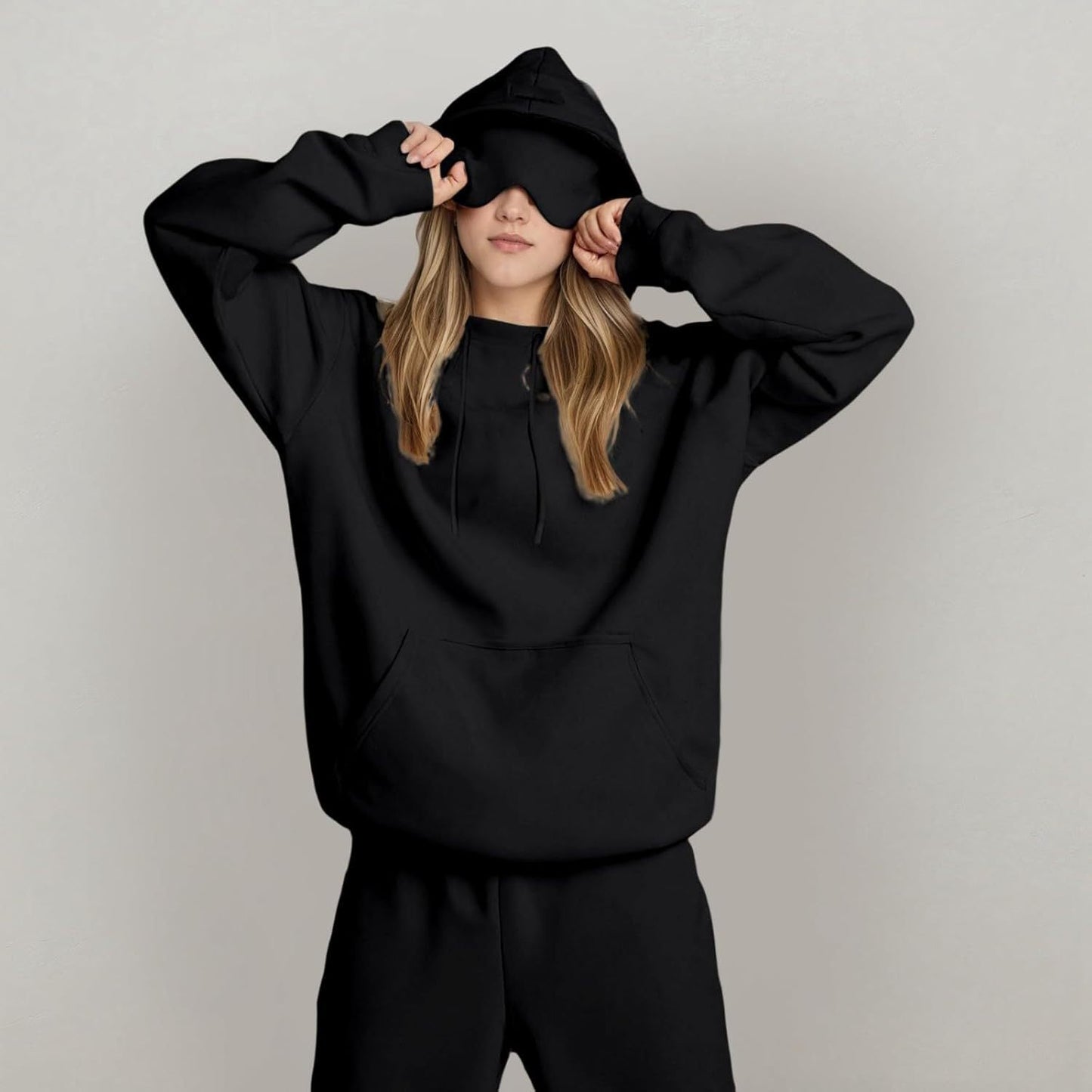 Pantalones y sudadera cómodos para chica