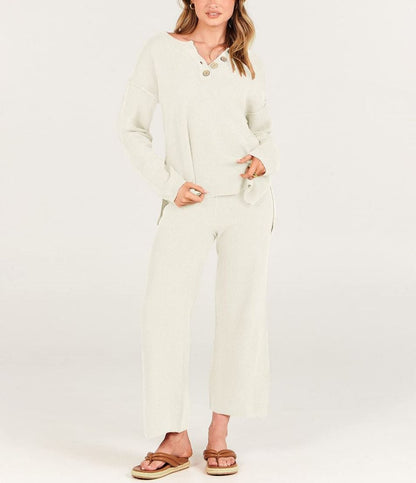 Pantalón y Jersey de Punto Cuello Alto Elegante