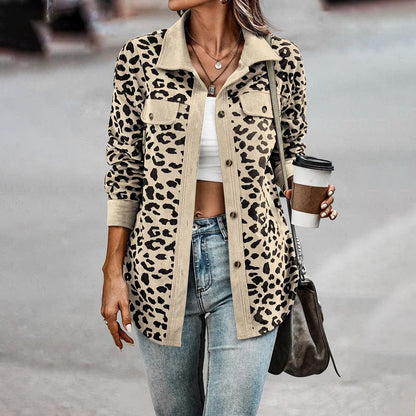 Chaquetilla ajustada leopardo elegante