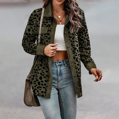 Chaquetilla ajustada leopardo elegante