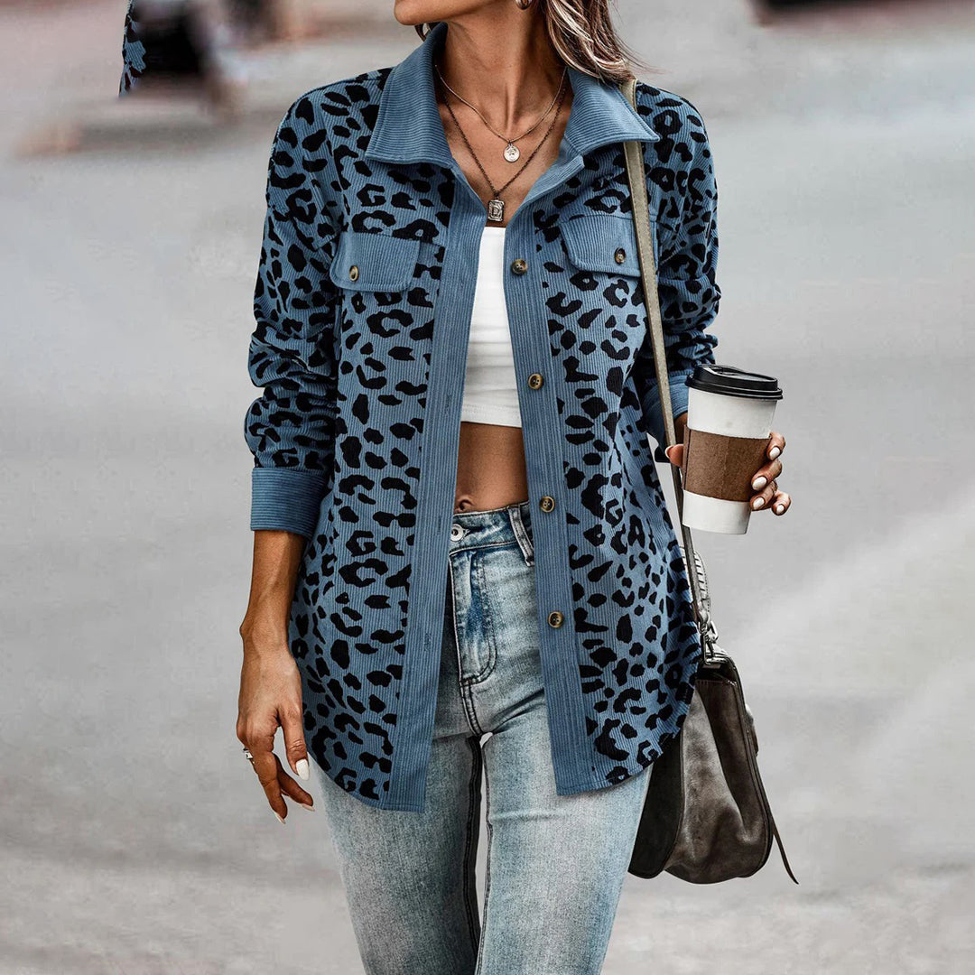 Chaquetilla ajustada leopardo elegante