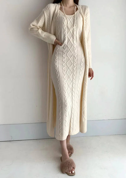 Vestido Largo y Chaqueta de Punto Elegante