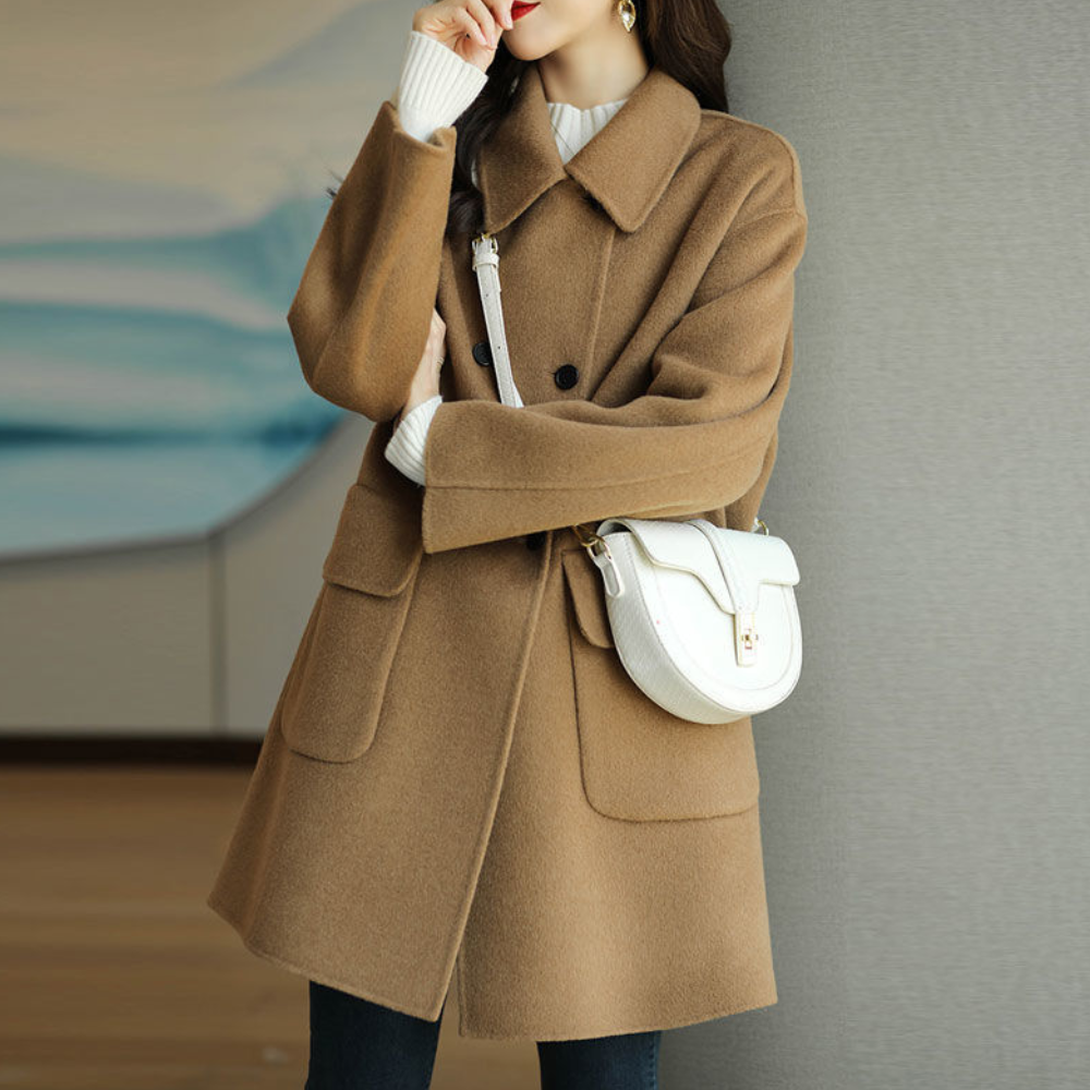 Abrigo Mujer Corto y Elegante