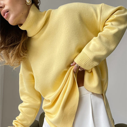 Blusa deportiva oversize con cuello alto