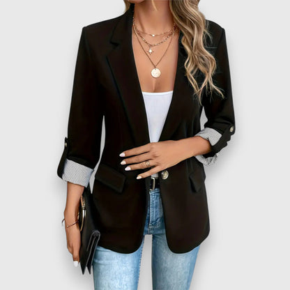 Chaquetilla informal de mujer con mangas cortas