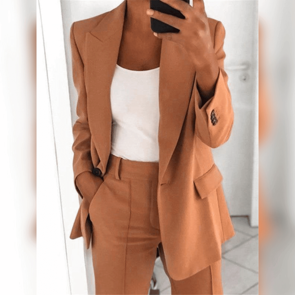 Traje de chaqueta y pantalón mujer elegante